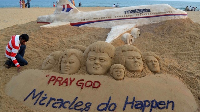 Sand-Art-Malaysian-plane