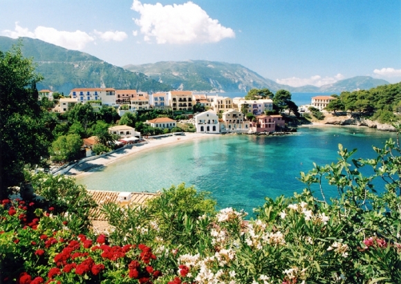 580 Assos scan 3 1 Οι πιο όμορφες παραλίες της Ελλάδας! Μια μαγική βόλτα με φόντο το βαθύ γαλάζιο